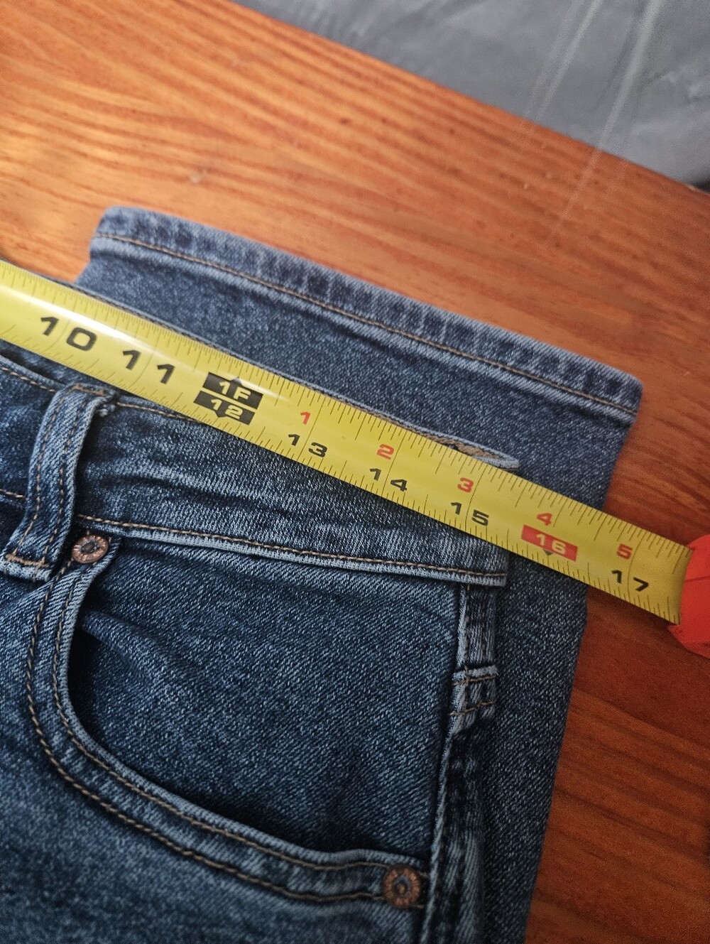 American Eagle Stretch Medium Wash Straight Leg High Rise Jeans Size 10! - Picture 4 of 7